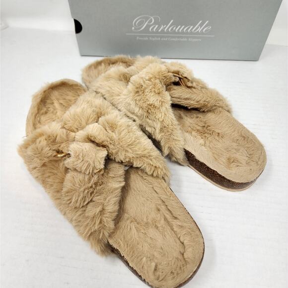 Fluffy Cozy Faux Fur Camel Slippers Gold Buckle Women's Size 9-10 New in Box - Picture 3 of 16